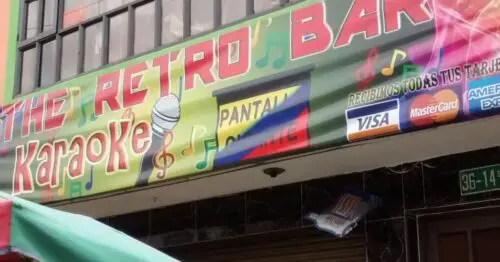THE RETRO BAR KARAOKE BOGOTÁ THE RETRO BAR KARAOKE BOGOTÁ